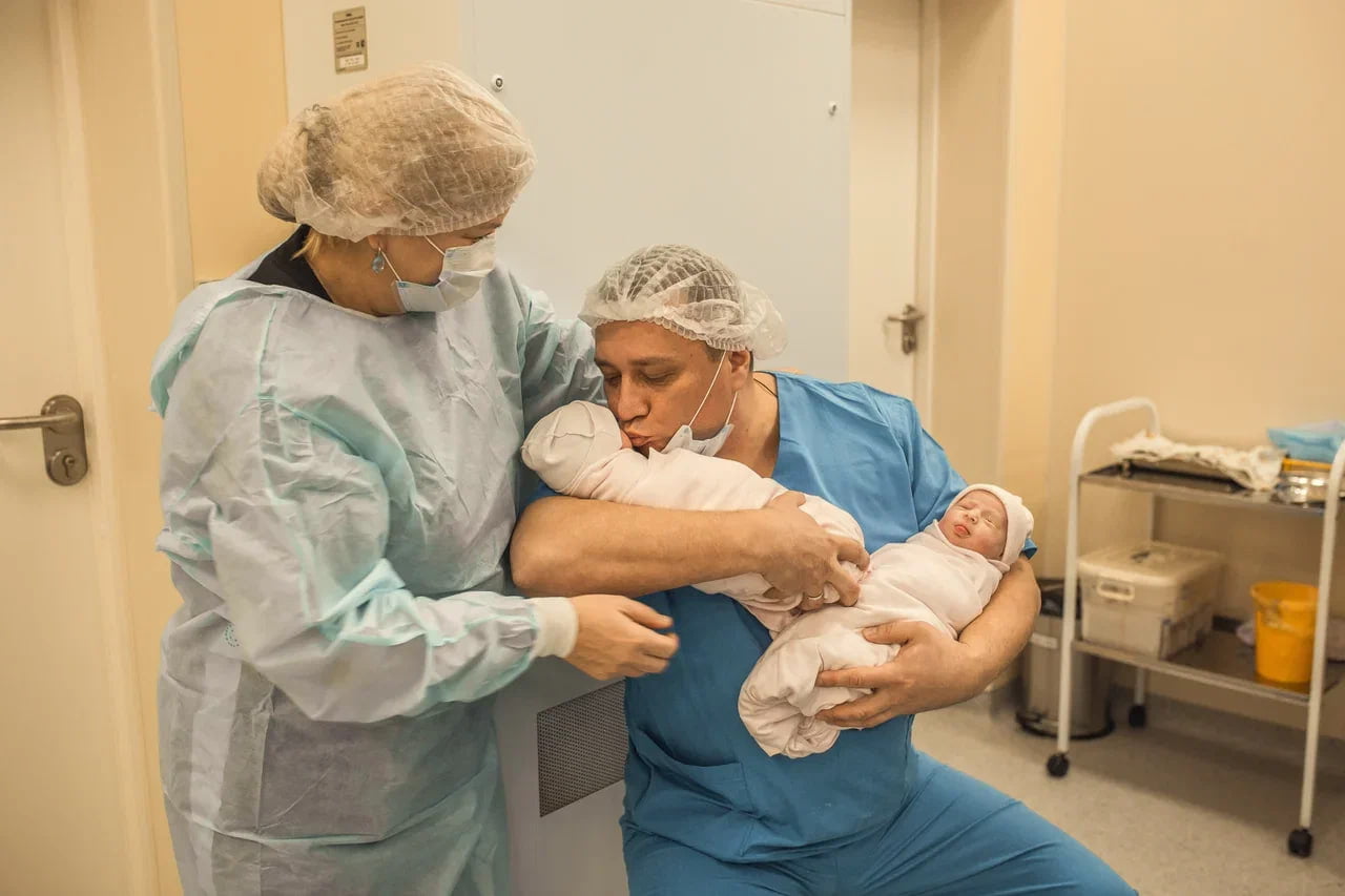 Наталья Киптилая в 42 года стала мамой редких близнецов